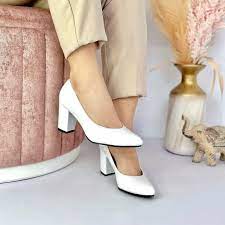 TACON  CUADRADO EN CHAROL